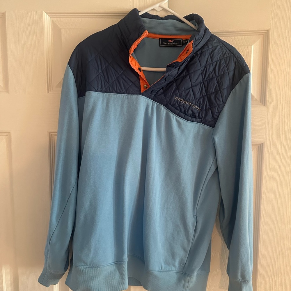 Vineyard vines sweatshirt